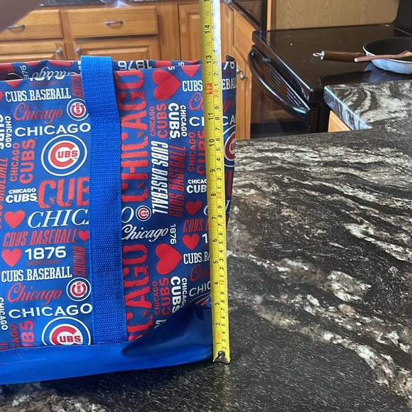 Cubs carrying bag it is 16 long 13 1/2 tall - Picture 2 of 6